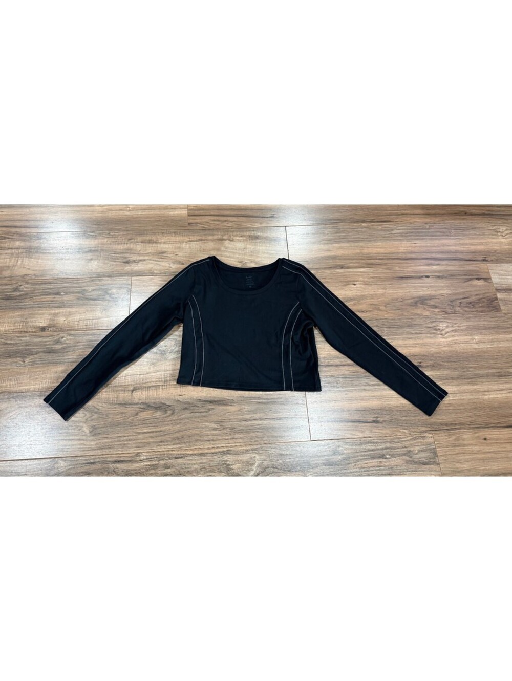 Nike One Fitted Women's Dri-FIT Long-Sleeve Cropped Top